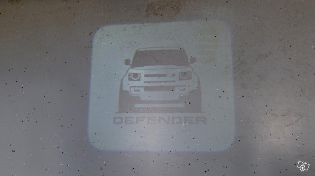 Land Rover DEFENDER 22