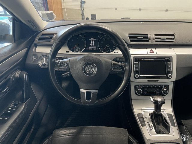 Volkswagen Passat CC 8