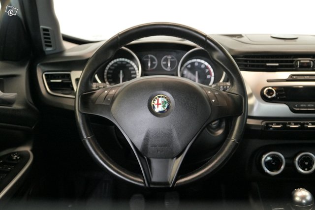 Alfa Romeo Giulietta 18