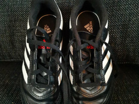 Adidas nappikset 30 1/2, Jalkapallo, Urheilu ja ulkoilu, Pyhtää, Tori.fi Adidas nappikset 30 1/2, Jalkapallo, Urheilu ja ulkoilu, Pyhtää, Tori.fi