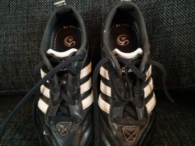 Adidas nappikset 30, Jalkapallo, Urheilu ja ulkoilu, Pyhtää, Tori.fi Adidas nappikset 30, Jalkapallo, Urheilu ja ulkoilu, Pyhtää, Tori.fi