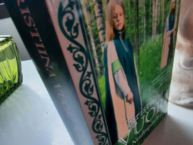 Neidonpaula, Kristiina Vuori, Kaunokirjallisuus, Kirjat ja lehdet, Valkeakoski, Tori.fi Neidonpaula, Kristiina Vuori, Kaunokirjallisuus, Kirjat ja lehdet, Valkeakoski, Tori.fi