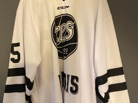 Rasmus Ristolaisen pelipaita kokoa L, Jääkiekko ja luistelu, Urheilu ja ulkoilu, Jyväskylä, Tori.fi Rasmus Ristolaisen pelipaita kokoa L, Jääkiekko ja luistelu, Urheilu ja ulkoilu, Jyväskylä, Tori.fi