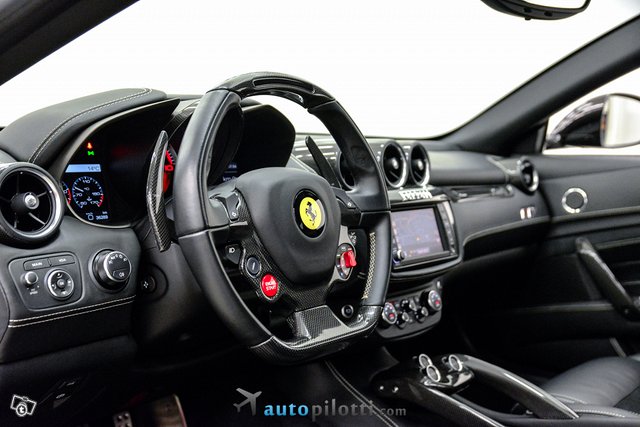 Ferrari FF 19
