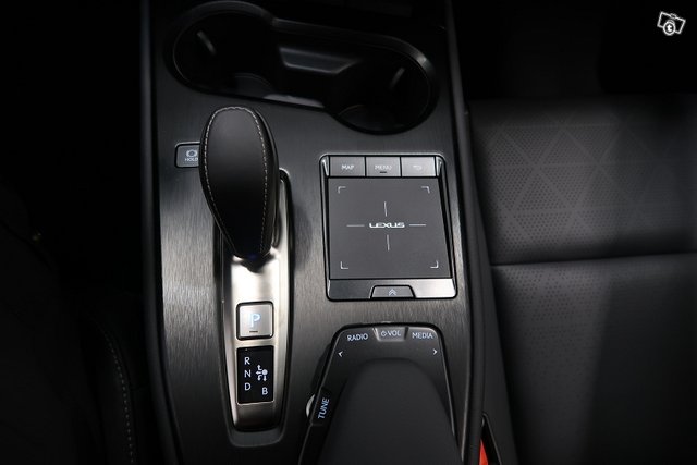 Lexus UX 20