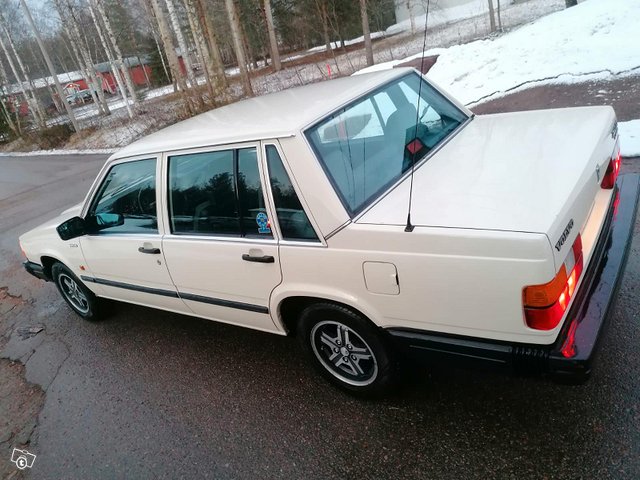 Volvo 740 12