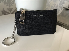 Marc Jacobs avainpussukka/lompakko. Uusi., Laukut ja hatut, Asusteet ja kellot, Hämeenlinna, Tori.fi Marc Jacobs avainpussukka/lompakko. Uusi., Laukut ja hatut, Asusteet ja kellot, Hämeenlinna, Tori.fi