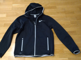 Nike softshell juoksutakki, Juoksu ja lenkkeily, Urheilu ja ulkoilu, Turku, Tori.fi Nike softshell juoksutakki, Juoksu ja lenkkeily, Urheilu ja ulkoilu, Turku, Tori.fi