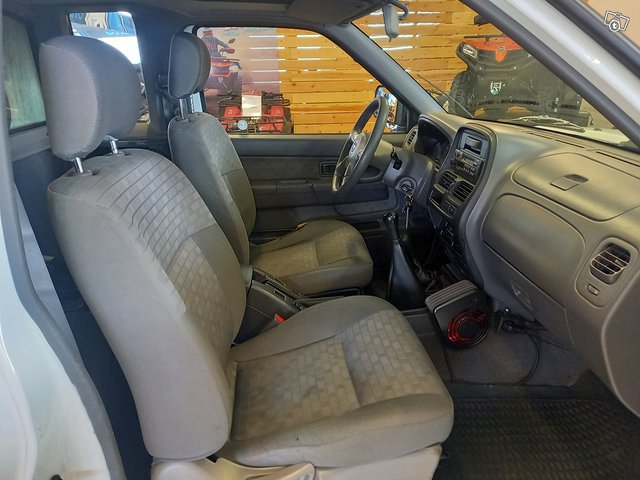 Nissan King Cab 7