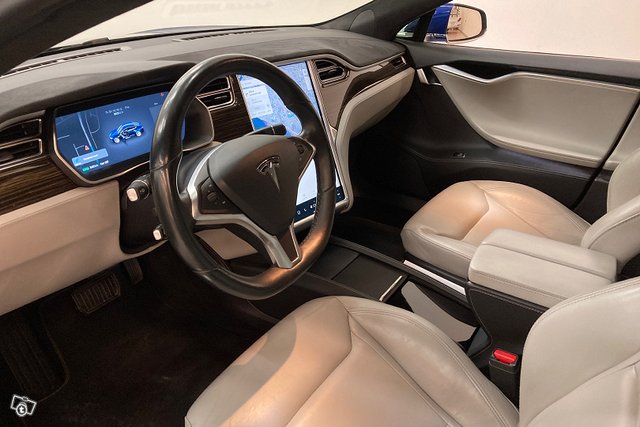 Tesla MODEL S 5