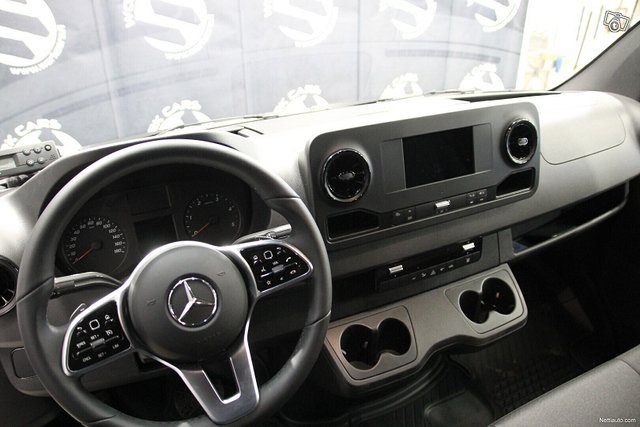 Mercedes-Benz Sprinter 18