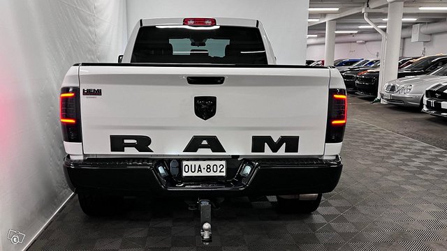 Dodge Ram 6