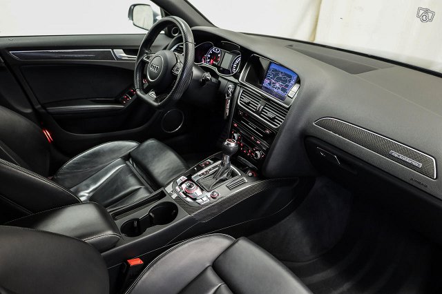 Audi RS4 4