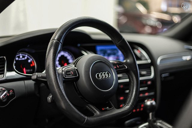 Audi RS4 14
