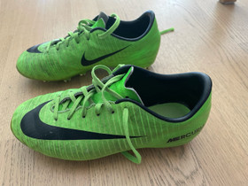 Nike jalkapallokengät, nappulat, Jalkapallo, Urheilu ja ulkoilu, Kemi, Tori.fi Nike jalkapallokengät, nappulat, Jalkapallo, Urheilu ja ulkoilu, Kemi, Tori.fi