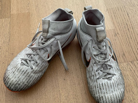 Nike mercurial jalkapallokengät eli nappikset, Jalkapallo, Urheilu ja ulkoilu, Kemi, Tori.fi Nike mercurial jalkapallokengät eli nappikset, Jalkapallo, Urheilu ja ulkoilu, Kemi, Tori.fi