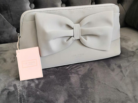 Ted baker meikkilaukku, Kauneudenhoito ja kosmetiikka, Terveys ja hyvinvointi, Joensuu, Tori.fi Ted baker meikkilaukku, Kauneudenhoito ja kosmetiikka, Terveys ja hyvinvointi, Joensuu, Tori.fi