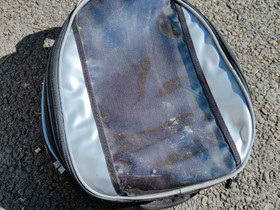 Givi tankkilaukku magneeteilla, Moottoripyörän varaosat ja tarvikkeet, Mototarvikkeet ja varaosat, Outokumpu, Tori.fi Givi tankkilaukku magneeteilla, Moottoripyörän varaosat ja tarvikkeet, Mototarvikkeet ja varaosat, Outokumpu, Tori.fi