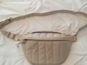 Beige vyölaukku, Laukut ja hatut, Asusteet ja kellot, Lahti, Tori.fi Beige vyölaukku, Laukut ja hatut, Asusteet ja kellot, Lahti, Tori.fi
