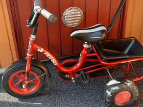 Nopsa merkkinen kolmipyörä, Lasten pyörät, Polkupyörät ja pyöräily, Sotkamo, Tori.fi Nopsa merkkinen kolmipyörä, Lasten pyörät, Polkupyörät ja pyöräily, Sotkamo, Tori.fi