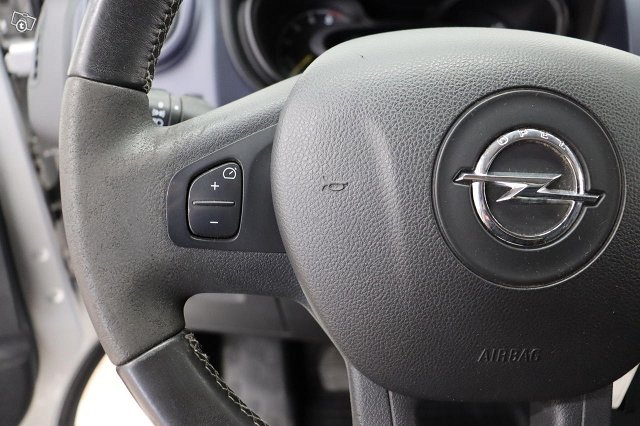 Opel Vivaro 17