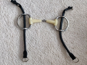 Happy mouth gag kuolain ja poskiremmit 12.5cm, Satulat ja varusteet, Hevoset ja hevosurheilu, Kangasala, Tori.fi Happy mouth gag kuolain ja poskiremmit 12.5cm, Satulat ja varusteet, Hevoset ja hevosurheilu, Kangasala, Tori.fi