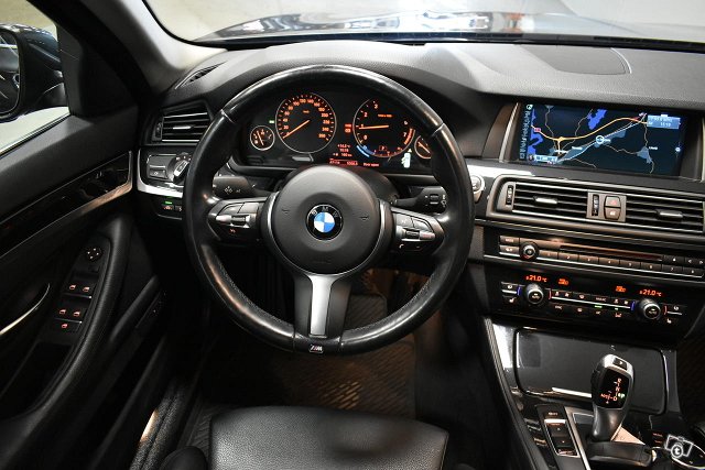 BMW 520i 11