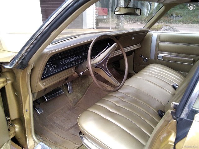 Chrysler Newport 13