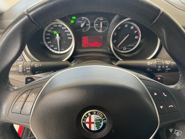 Alfa Romeo Giulietta 13