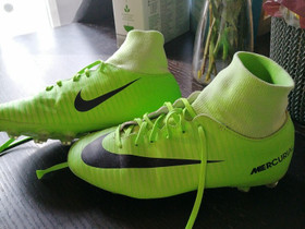 Nike nappikset 36, Jalkapallo, Urheilu ja ulkoilu, Riihimäki, Tori.fi Nike nappikset 36, Jalkapallo, Urheilu ja ulkoilu, Riihimäki, Tori.fi
