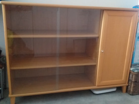 Täyspuinen lipasto, Hyllyt ja säilytys, Sisustus ja huonekalut, Hämeenlinna, Tori.fi Täyspuinen lipasto, Hyllyt ja säilytys, Sisustus ja huonekalut, Hämeenlinna, Tori.fi