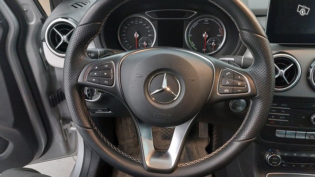 Mercedes-Benz B 22