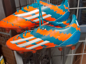 Adidaks nappikset, Jalkapallo, Urheilu ja ulkoilu, Lahti, Tori.fi Adidaks nappikset, Jalkapallo, Urheilu ja ulkoilu, Lahti, Tori.fi