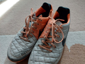 Nike Tiempo jalkapallokengät koko 40, Jalkapallo, Urheilu ja ulkoilu, Lempäälä, Tori.fi Nike Tiempo jalkapallokengät koko 40, Jalkapallo, Urheilu ja ulkoilu, Lempäälä, Tori.fi