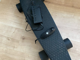 Sähköskeittilauta, Rullaluistelu ja skeittaus, Urheilu ja ulkoilu, Parainen, Tori.fi Sähköskeittilauta, Rullaluistelu ja skeittaus, Urheilu ja ulkoilu, Parainen, Tori.fi