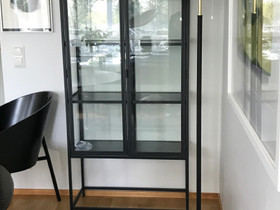 VITRIINIKAAPPI uusi, upea, Hyllyt ja säilytys, Sisustus ja huonekalut, Espoo, Tori.fi VITRIINIKAAPPI uusi, upea, Hyllyt ja säilytys, Sisustus ja huonekalut, Espoo, Tori.fi