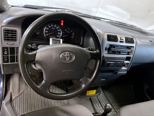 Toyota Hiace 11