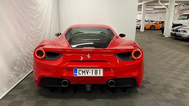 Ferrari 488 6