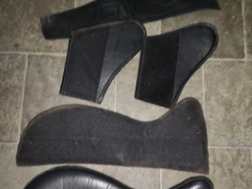 Paneelit 48cm, Satulat ja varusteet, Hevoset ja hevosurheilu, Joroinen, Tori.fi Paneelit 48cm, Satulat ja varusteet, Hevoset ja hevosurheilu, Joroinen, Tori.fi