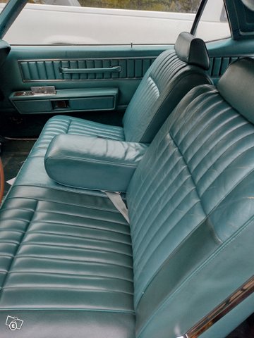 Lincoln Continental 12