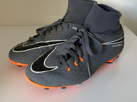 Nike nappikset koko 34, Jalkapallo, Urheilu ja ulkoilu, Hämeenlinna, Tori.fi Nike nappikset koko 34, Jalkapallo, Urheilu ja ulkoilu, Hämeenlinna, Tori.fi