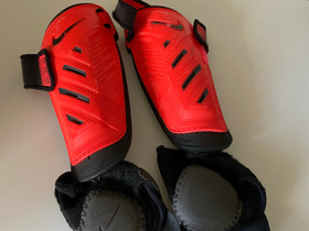 Nike säärisuojat koko S, Jalkapallo, Urheilu ja ulkoilu, Hämeenlinna, Tori.fi Nike säärisuojat koko S, Jalkapallo, Urheilu ja ulkoilu, Hämeenlinna, Tori.fi