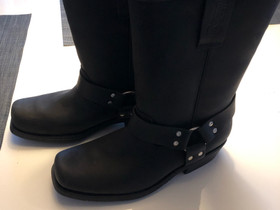 Ajobootsit, ajosaappaat, Ajoasut, kengät ja kypärät, Mototarvikkeet ja varaosat, Vaasa, Tori.fi Ajobootsit, ajosaappaat, Ajoasut, kengät ja kypärät, Mototarvikkeet ja varaosat, Vaasa, Tori.fi