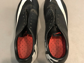 Nike Mercurial nappikset, koko 40, Jalkapallo, Urheilu ja ulkoilu, Raisio, Tori.fi Nike Mercurial nappikset, koko 40, Jalkapallo, Urheilu ja ulkoilu, Raisio, Tori.fi
