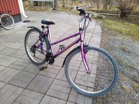Titania Silverwing tyttöjen maastopyörä, Maastopyörät, Polkupyörät ja pyöräily, Hattula, Tori.fi Titania Silverwing tyttöjen maastopyörä, Maastopyörät, Polkupyörät ja pyöräily, Hattula, Tori.fi