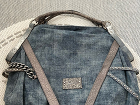 Guess Bandit Blues Large Satchel, Laukut ja hatut, Asusteet ja kellot, Rauma, Tori.fi Guess Bandit Blues Large Satchel, Laukut ja hatut, Asusteet ja kellot, Rauma, Tori.fi