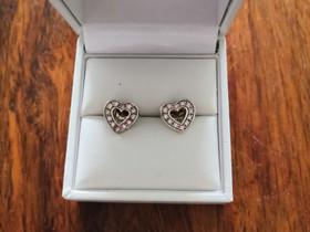 Thomas Sabo hopeiset korvakorut, Kellot ja korut, Asusteet ja kellot, Heinola, Tori.fi Thomas Sabo hopeiset korvakorut, Kellot ja korut, Asusteet ja kellot, Heinola, Tori.fi