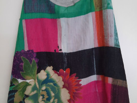 Desigual-merkkinen toppi, koko S, Vaatteet ja kengät, Valkeakoski, Tori.fi Desigual-merkkinen toppi, koko S, Vaatteet ja kengät, Valkeakoski, Tori.fi
