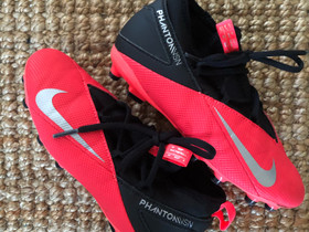 Nike nappikset, Jalkapallo, Urheilu ja ulkoilu, Kauhava, Tori.fi Nike nappikset, Jalkapallo, Urheilu ja ulkoilu, Kauhava, Tori.fi