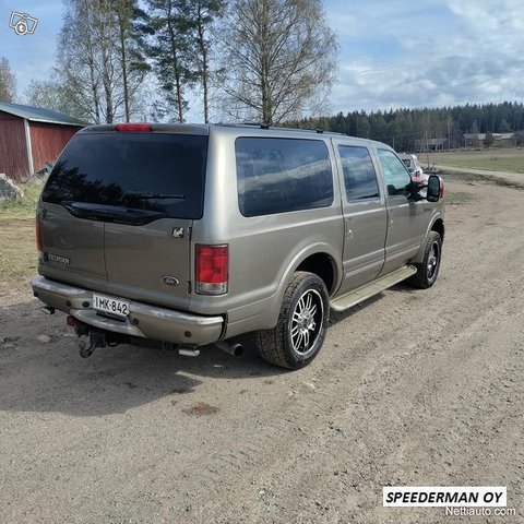 Ford Excursion 5
